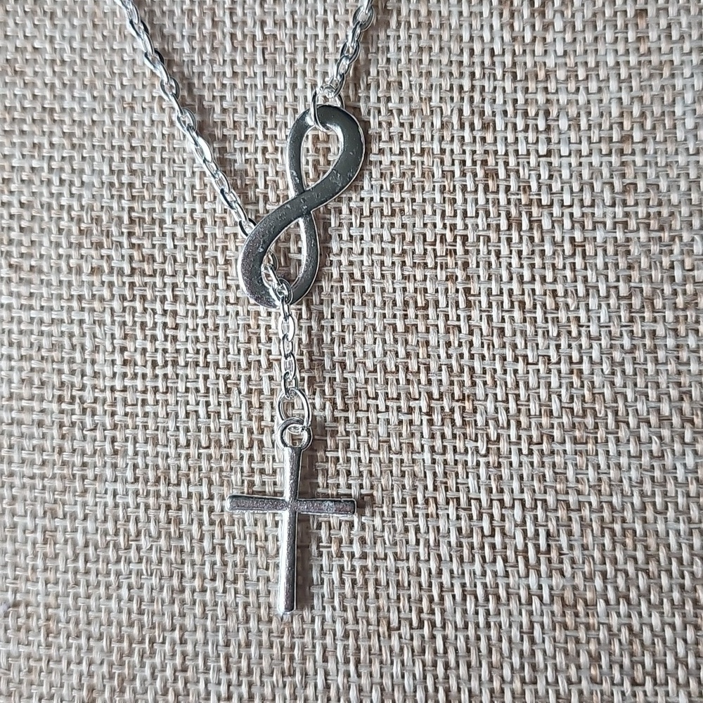 NIB Elegant Silver Tone Infinity Lariat Style Cross Knecklace 16" W/ 2" Extender - Picture 5 of 7
